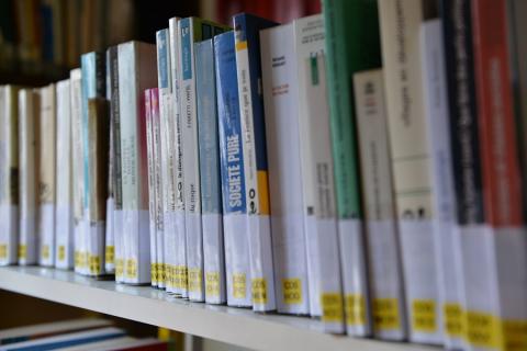 livres sur bibliothèque livres sur bibliothèque