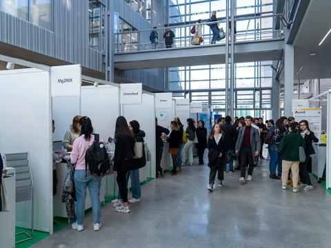 Les stands du Forum Vitae