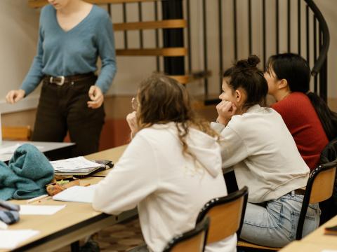 Etudiantes en salle de cours